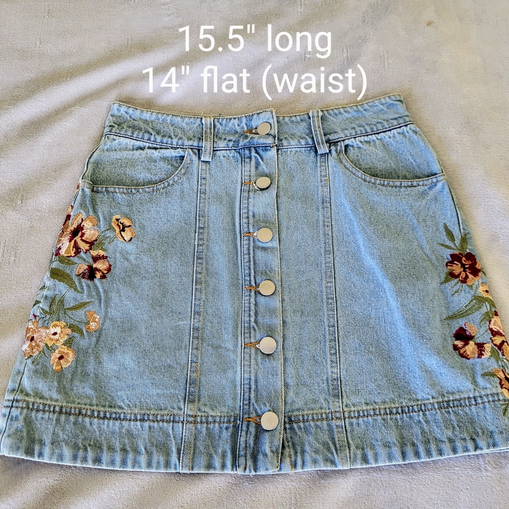 NWT Love Riche Boho Floral Embroidered Denim Button Front Skirt S